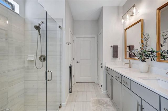 2240 Yellowfin CIR, Naples, FL 34114