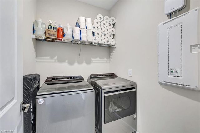 2240 Yellowfin CIR, Naples, FL 34114