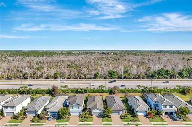 2240 Yellowfin CIR, Naples, FL 34114