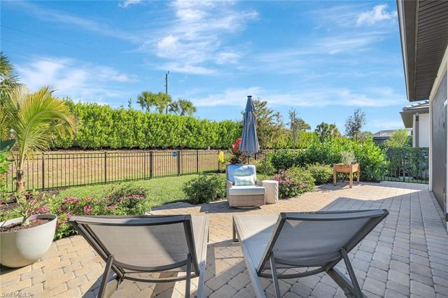 2240 Yellowfin CIR, Naples, FL 34114