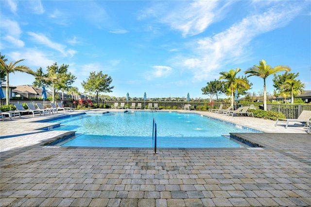 2240 Yellowfin CIR, Naples, FL 34114