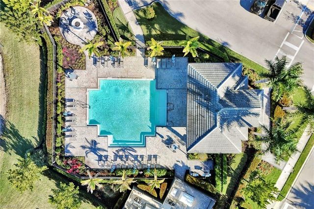 2240 Yellowfin CIR, Naples, FL 34114