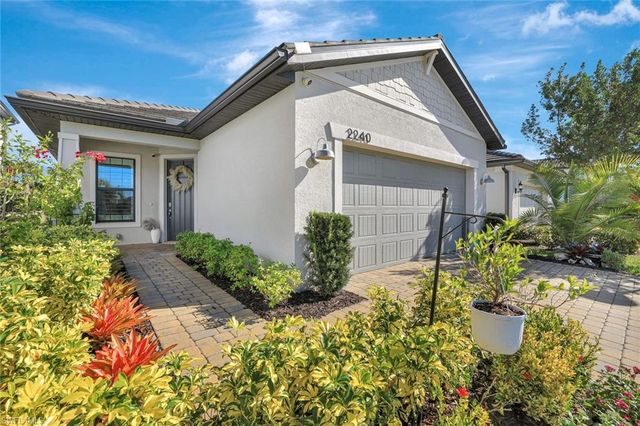 2240 Yellowfin CIR, Naples, FL 34114