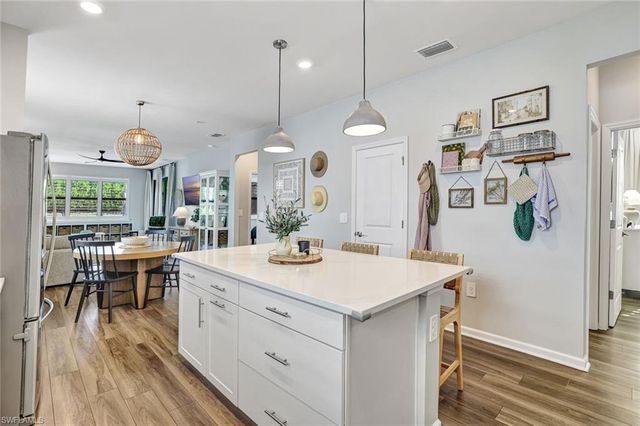 2240 Yellowfin CIR, Naples, FL 34114