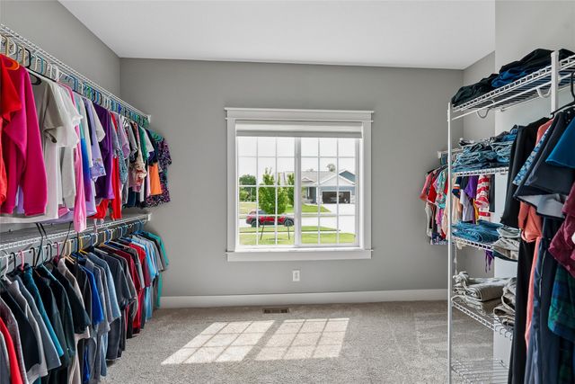3312 13th Avenue SE, Altoona, IA 50009