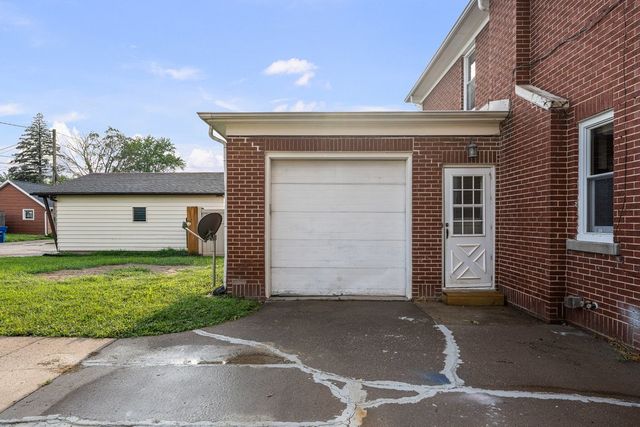 2914 25th Avenue, Moline, IL 61265