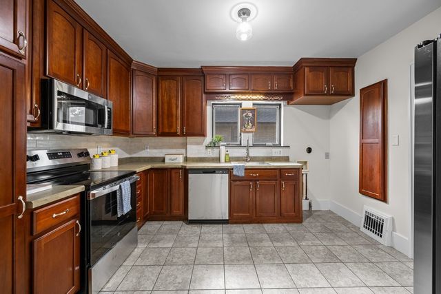 2914 25th Avenue, Moline, IL 61265