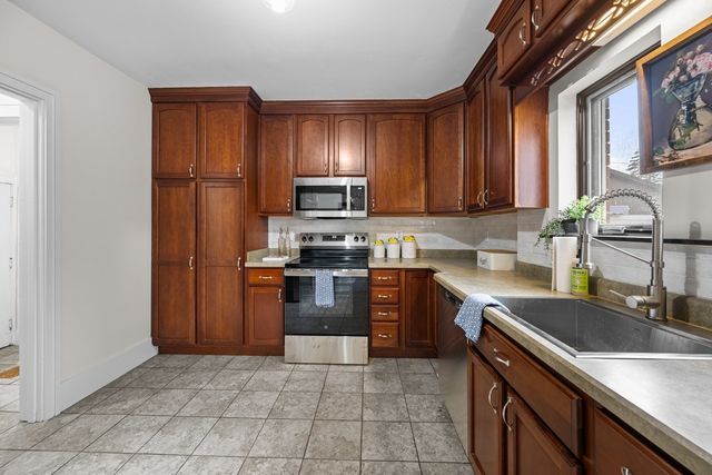 2914 25th Avenue, Moline, IL 61265