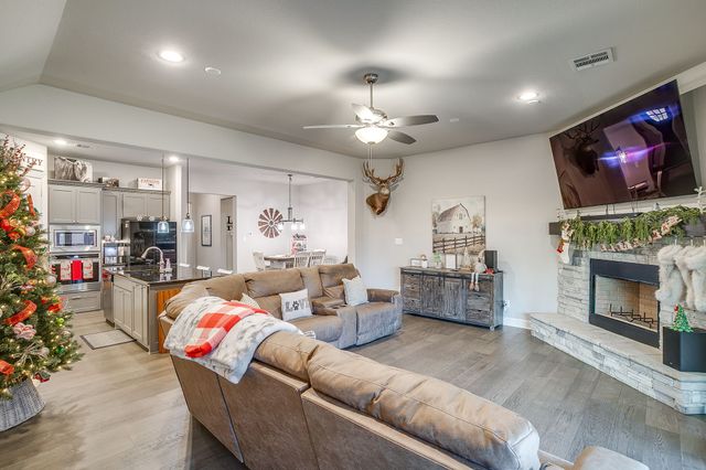 1800 Pedernales Street, Burleson, TX 76028