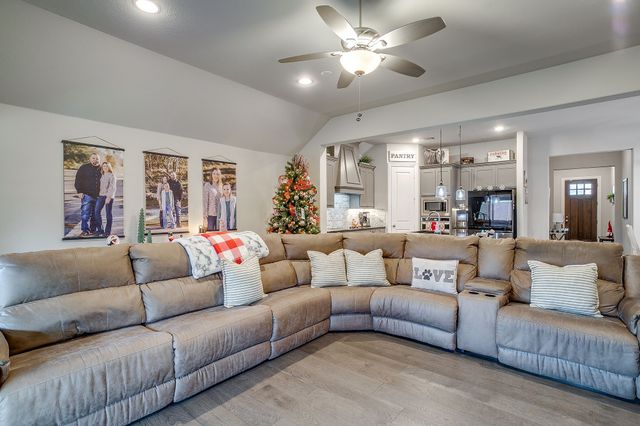 1800 Pedernales Street, Burleson, TX 76028