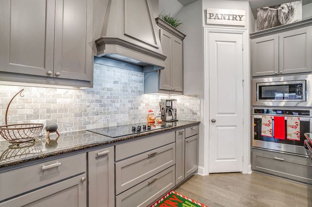 1800 Pedernales Street, Burleson, TX 76028