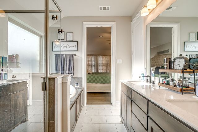 1800 Pedernales Street, Burleson, TX 76028