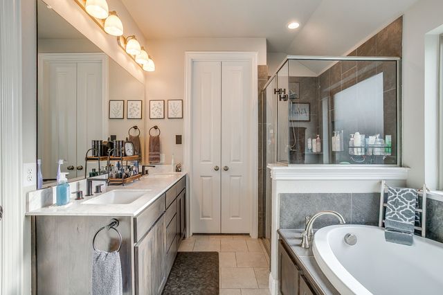 1800 Pedernales Street, Burleson, TX 76028