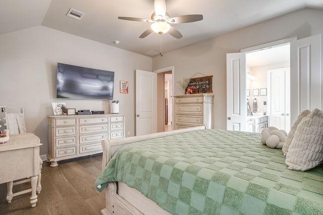 1800 Pedernales Street, Burleson, TX 76028