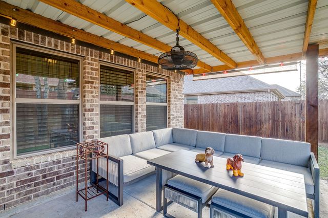 1800 Pedernales Street, Burleson, TX 76028