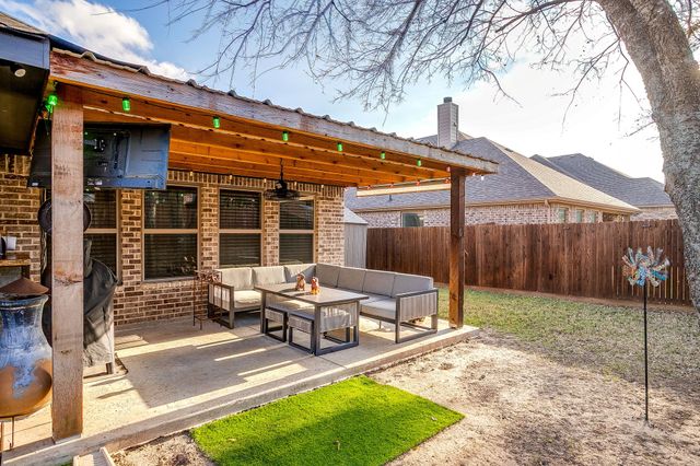 1800 Pedernales Street, Burleson, TX 76028
