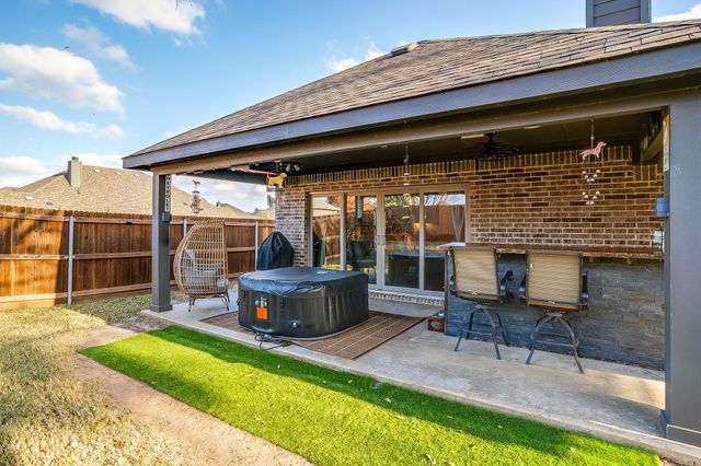 1800 Pedernales Street, Burleson, TX 76028