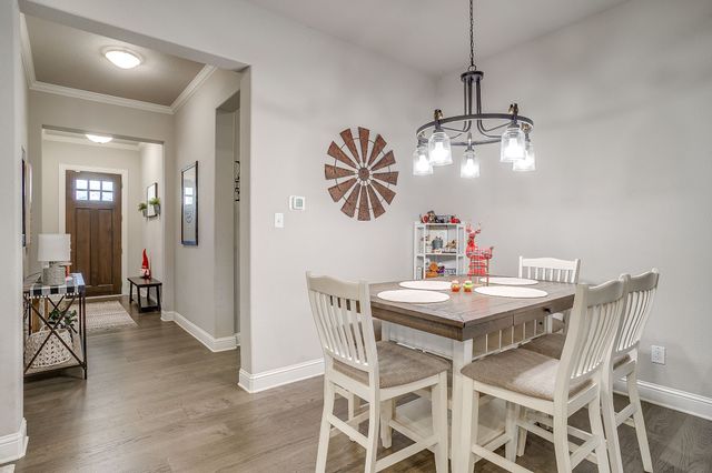 1800 Pedernales Street, Burleson, TX 76028