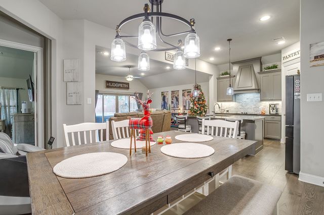 1800 Pedernales Street, Burleson, TX 76028