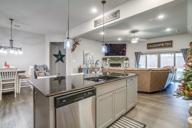 1800 Pedernales Street, Burleson, TX 76028