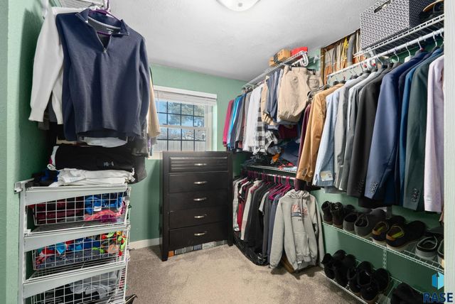 6008 W Cheyenne Dr Drive, Sioux Falls, SD 57106