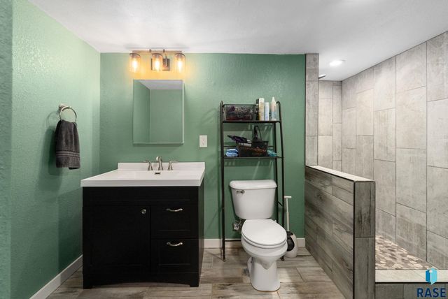 6008 W Cheyenne Dr Drive, Sioux Falls, SD 57106