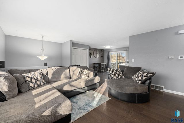 6008 W Cheyenne Dr Drive, Sioux Falls, SD 57106