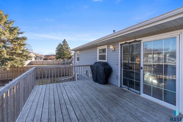 6008 W Cheyenne Dr Drive, Sioux Falls, SD 57106