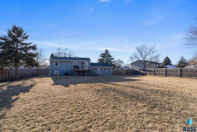 6008 W Cheyenne Dr Drive, Sioux Falls, SD 57106