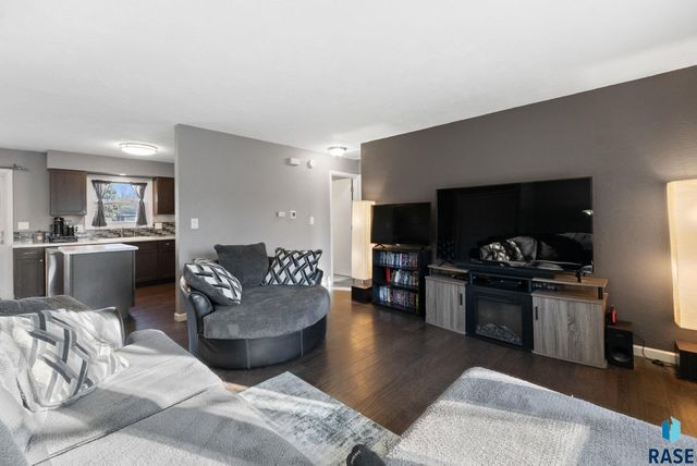 6008 W Cheyenne Dr Drive, Sioux Falls, SD 57106