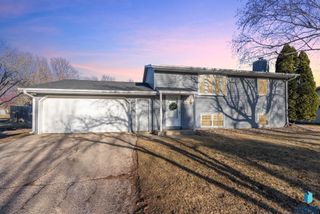 6008 W Cheyenne Dr Drive, Sioux Falls, SD 57106