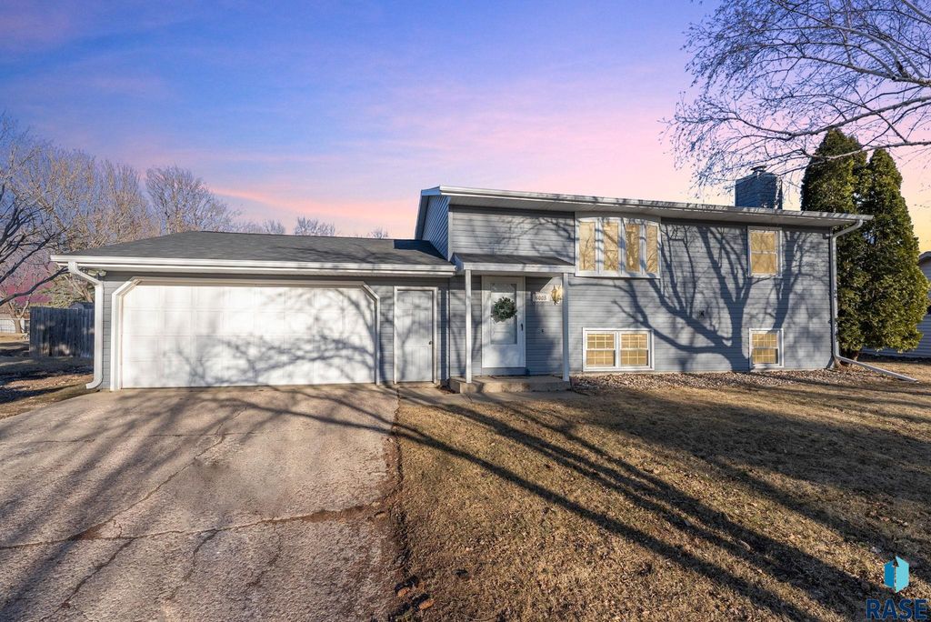 6008 W Cheyenne Dr Drive, Sioux Falls, SD 57106
