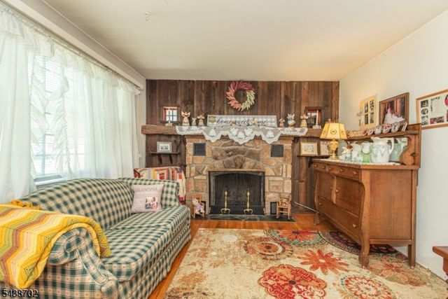 82 State Route 15, Jefferson Twp., NJ 07885