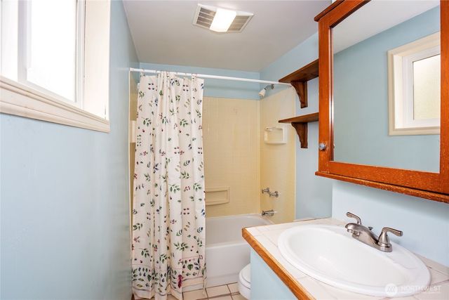 1404 Burwell Street, Bremerton, WA 98337