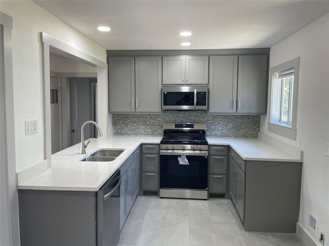 217 Terry Road, Hurst, TX 76053