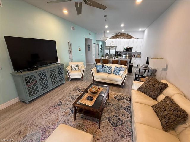 313 SW 47th TER, Cape Coral, FL 33914