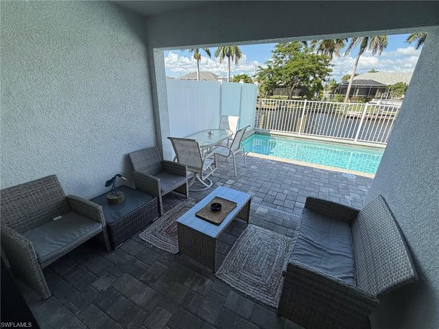 313 SW 47th TER, Cape Coral, FL 33914