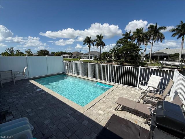 313 SW 47th TER, Cape Coral, FL 33914