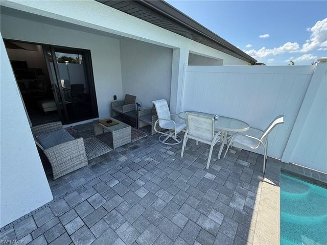 313 SW 47th TER, Cape Coral, FL 33914
