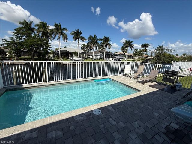 313 SW 47th TER, Cape Coral, FL 33914