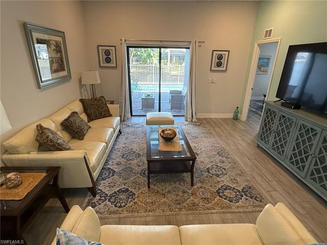 313 SW 47th TER, Cape Coral, FL 33914