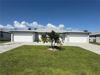313 SW 47th TER, Cape Coral, FL 33914