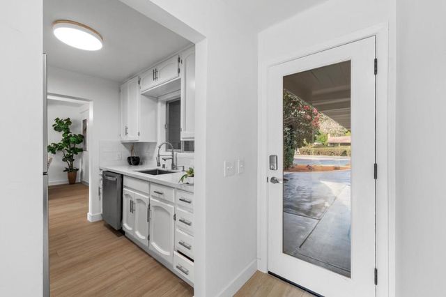 80 Watkins Avenue, Atherton, CA 94027