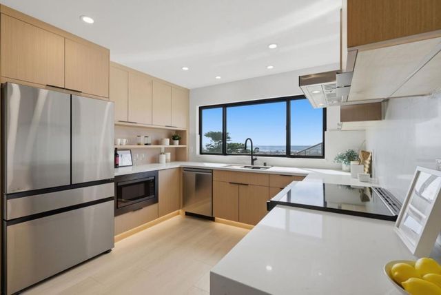 2107 39th Avenue, San Francisco, CA 94116