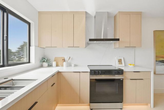 2107 39th Avenue, San Francisco, CA 94116