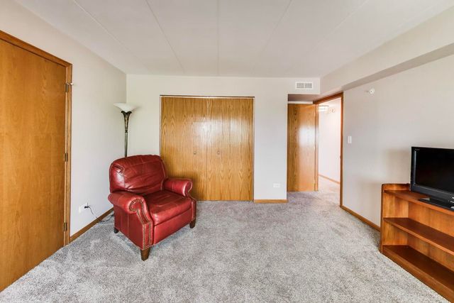 9750 Koch Court 2F, Orland Park, IL 60467