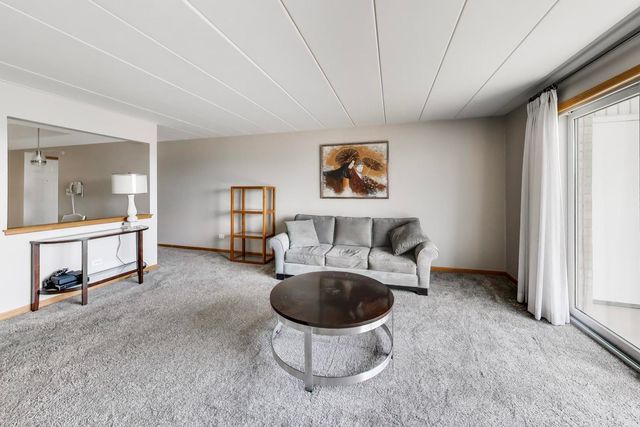 9750 Koch Court 2F, Orland Park, IL 60467