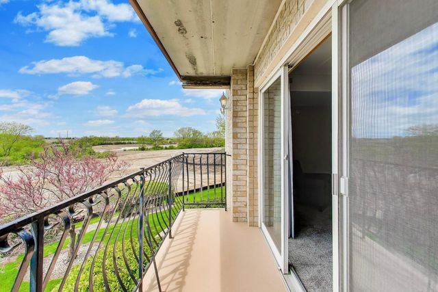 9750 Koch Court 2F, Orland Park, IL 60467