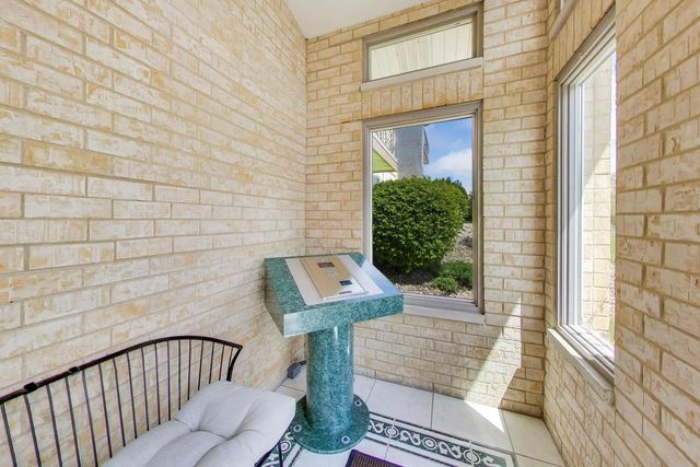 9750 Koch Court 2F, Orland Park, IL 60467