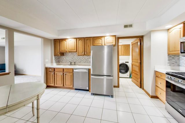 9750 Koch Court 2F, Orland Park, IL 60467